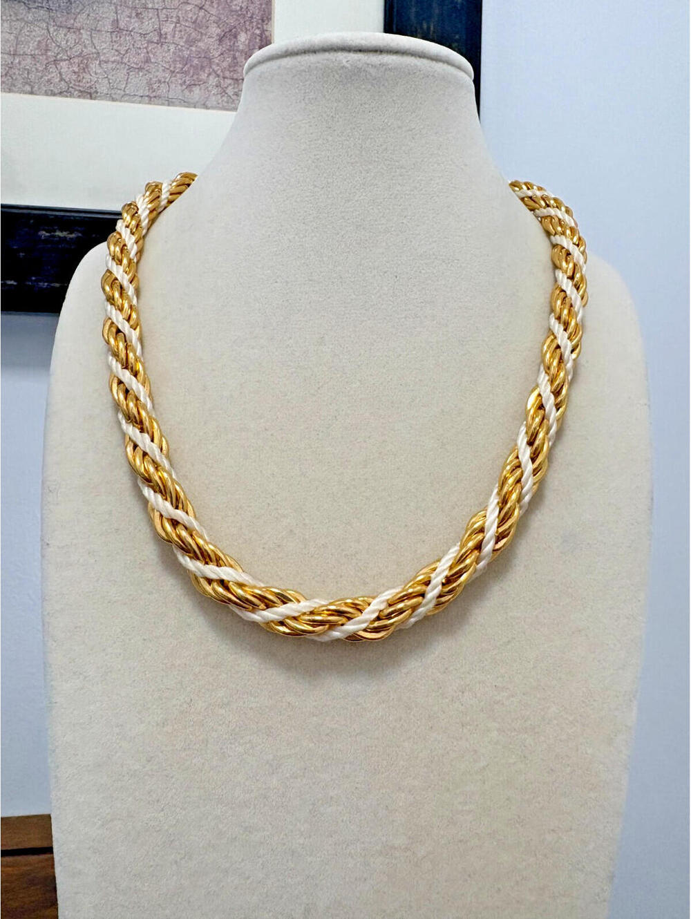 Vintage Chunky Twisted Rope Necklace Gold Tone Metal White Rope Retro Beach 18"